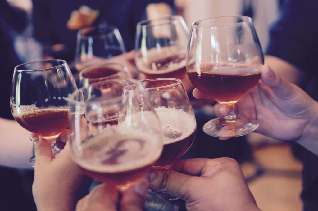 boire du vin entre amis